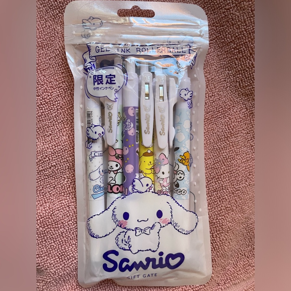 Hello Kitty Brand New Set of 6 gel pens